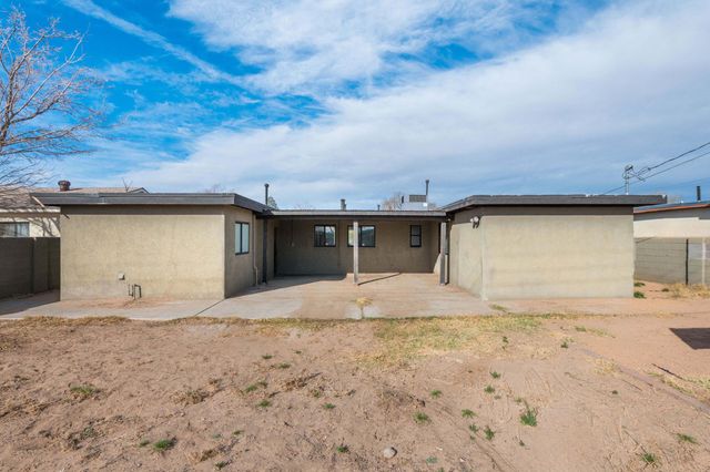 1528 55th Street NW, Albuquerque, NM 87105