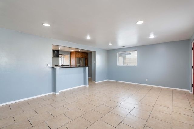 1528 55th Street NW, Albuquerque, NM 87105