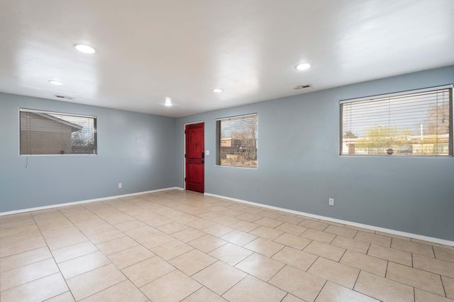 1528 55th Street NW, Albuquerque, NM 87105