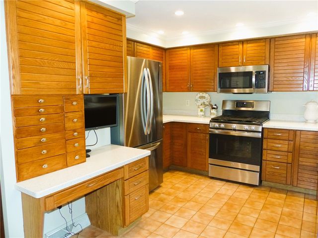 2 Shingle Mill Road, Irondequoit, NY 14609