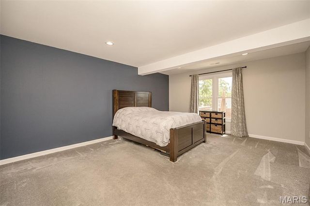 14316 Willow Spring Hill Drive, St Louis, MO 63017