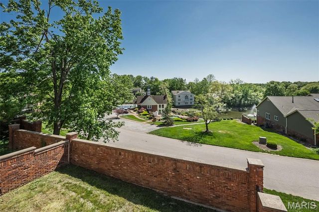 14316 Willow Spring Hill Drive, St Louis, MO 63017