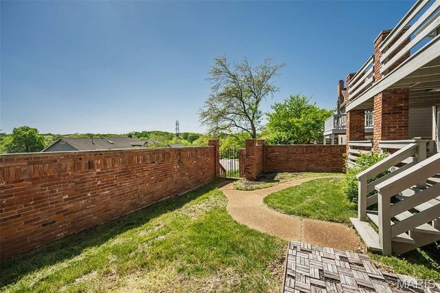 14316 Willow Spring Hill Drive, St Louis, MO 63017