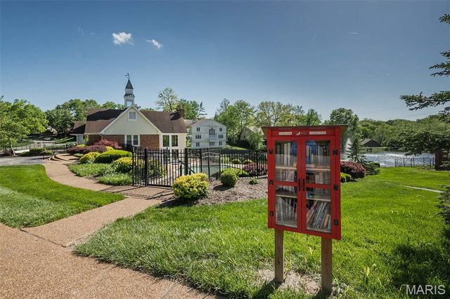 14316 Willow Spring Hill Drive, St Louis, MO 63017