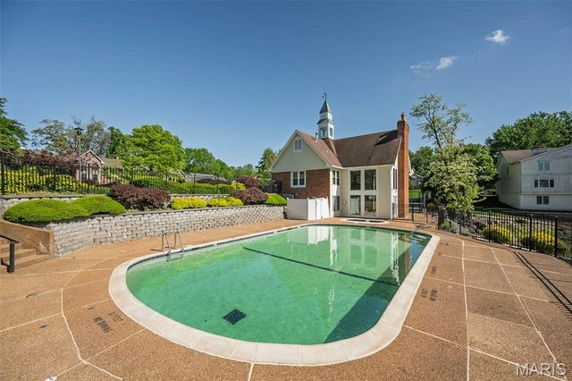 14316 Willow Spring Hill Drive, St Louis, MO 63017