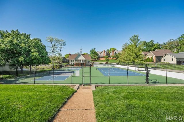 14316 Willow Spring Hill Drive, St Louis, MO 63017