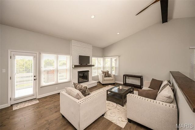14316 Willow Spring Hill Drive, St Louis, MO 63017