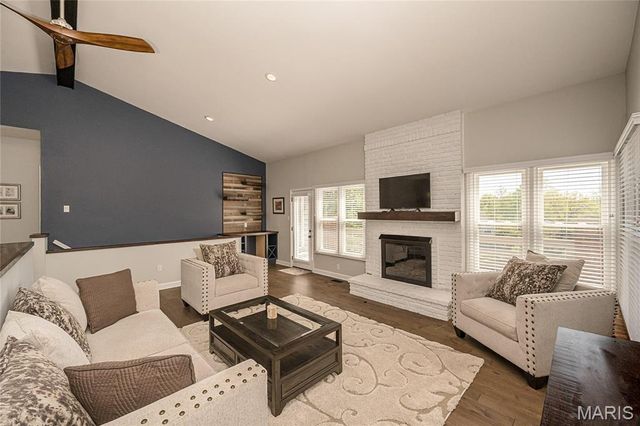 14316 Willow Spring Hill Drive, St Louis, MO 63017