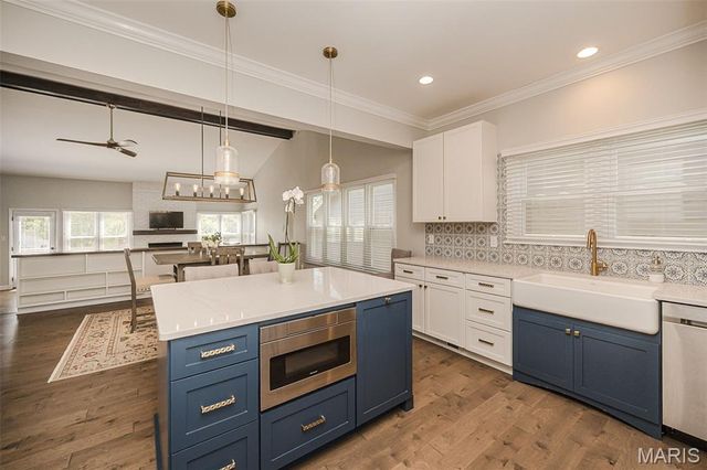 14316 Willow Spring Hill Drive, St Louis, MO 63017