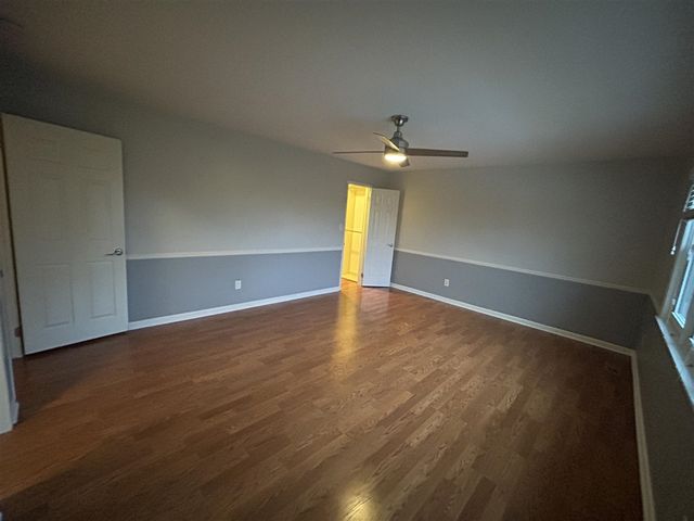 38647 Meeting House Lane, Livonia, MI 48154