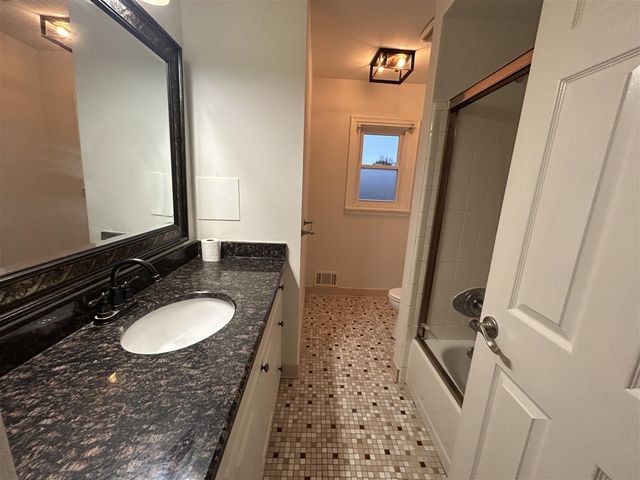 38647 Meeting House Lane, Livonia, MI 48154