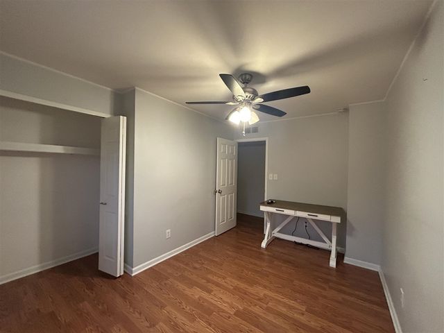 38647 Meeting House Lane, Livonia, MI 48154