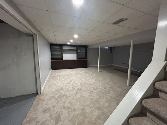 38647 Meeting House Lane, Livonia, MI 48154