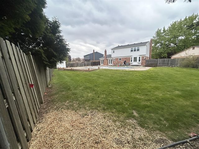38647 Meeting House Lane, Livonia, MI 48154