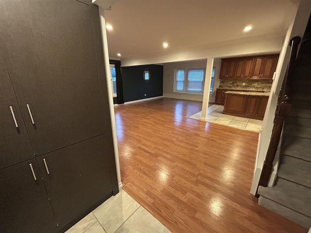 38647 Meeting House Lane, Livonia, MI 48154