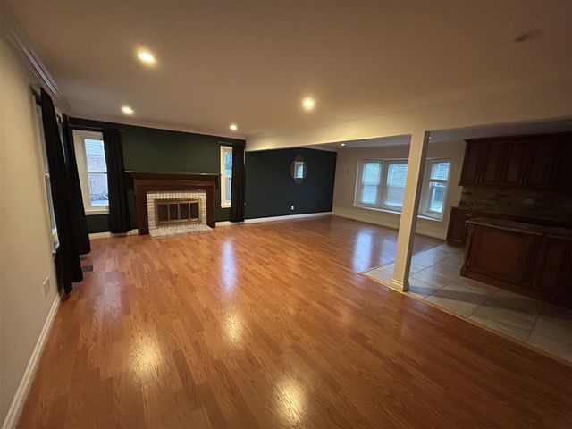 38647 Meeting House Lane, Livonia, MI 48154