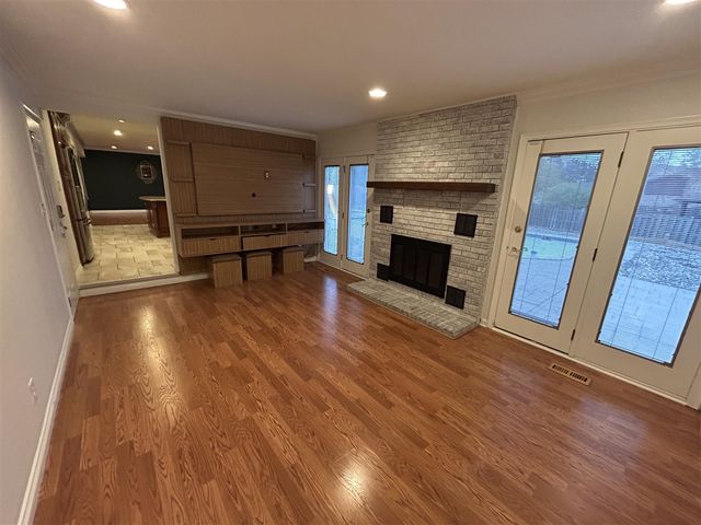 38647 Meeting House Lane, Livonia, MI 48154