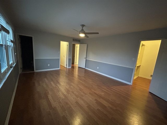 38647 Meeting House Lane, Livonia, MI 48154