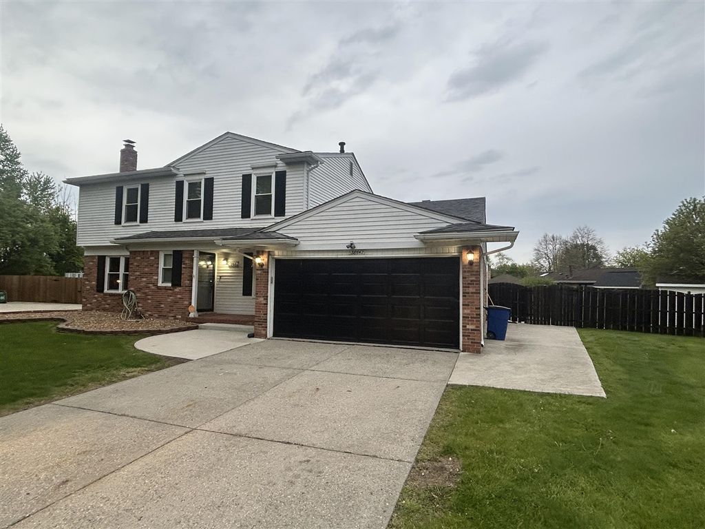 38647 Meeting House Lane, Livonia, MI 48154