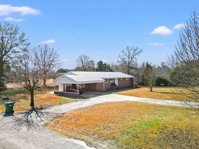 3813 W Marion St., Mullins, SC 29574