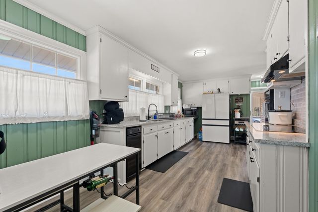 3813 W Marion St., Mullins, SC 29574