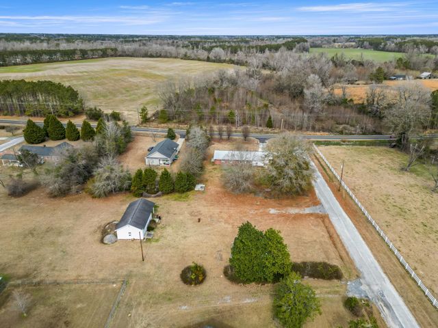 3813 W Marion St., Mullins, SC 29574