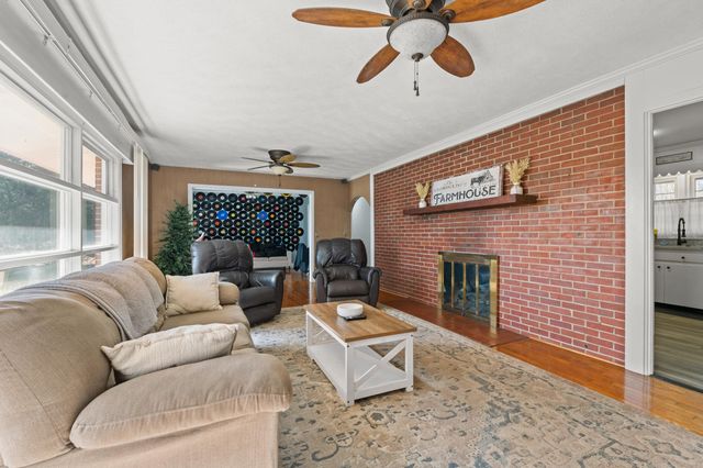 3813 W Marion St., Mullins, SC 29574
