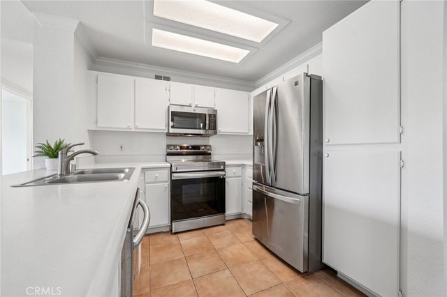 1995 Las Colinas Circle 307, Corona, CA 92879