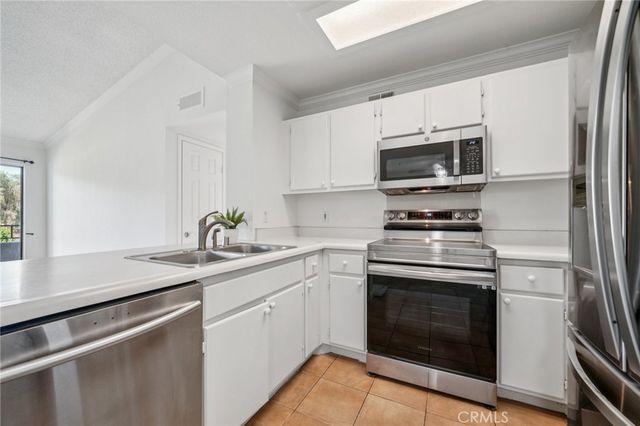 1995 Las Colinas Circle 307, Corona, CA 92879