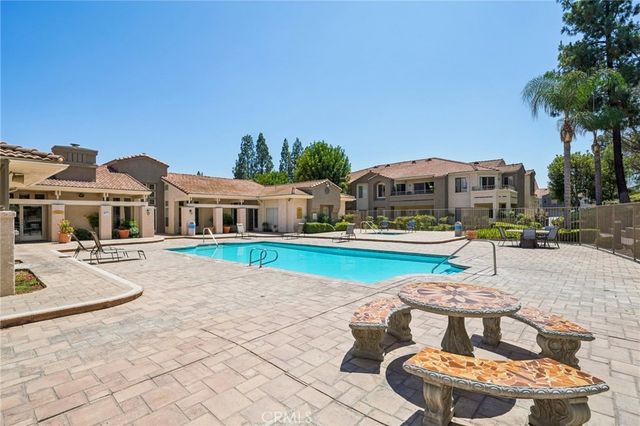 1995 Las Colinas Circle 307, Corona, CA 92879
