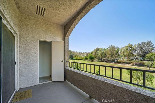 1995 Las Colinas Circle 307, Corona, CA 92879