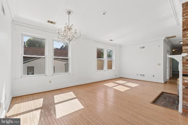 916 EAST CAPITOL ST NE, Washington, DC 20003