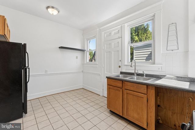 916 EAST CAPITOL ST NE, Washington, DC 20003