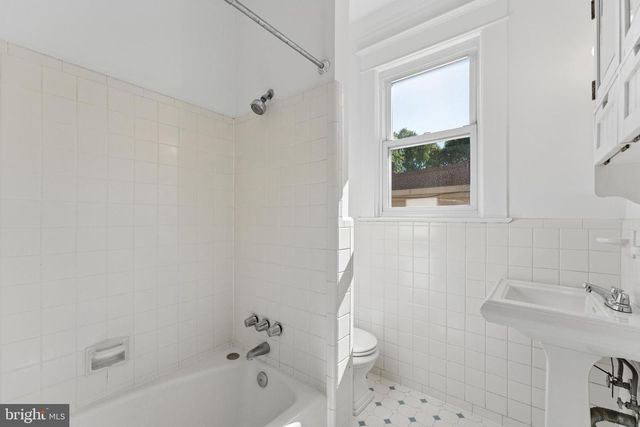 916 EAST CAPITOL ST NE, Washington, DC 20003