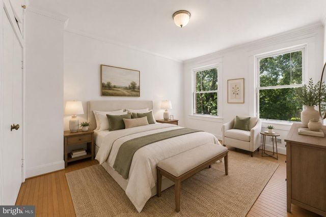 916 EAST CAPITOL ST NE, Washington, DC 20003