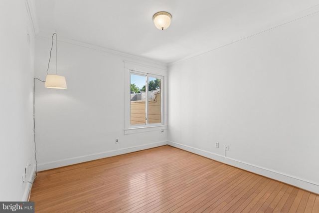 916 EAST CAPITOL ST NE, Washington, DC 20003