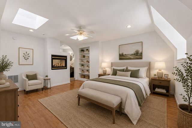 916 EAST CAPITOL ST NE, Washington, DC 20003