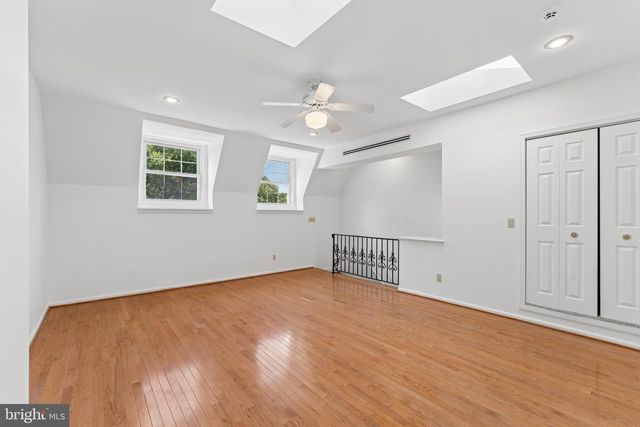 916 EAST CAPITOL ST NE, Washington, DC 20003