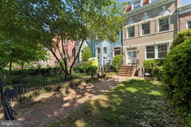 916 EAST CAPITOL ST NE, Washington, DC 20003
