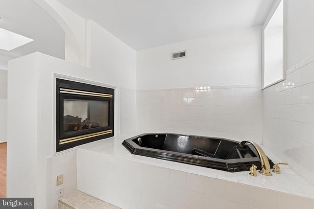 916 EAST CAPITOL ST NE, Washington, DC 20003