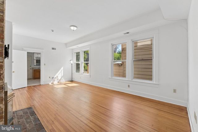 916 EAST CAPITOL ST NE, Washington, DC 20003