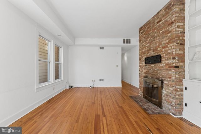 916 EAST CAPITOL ST NE, Washington, DC 20003
