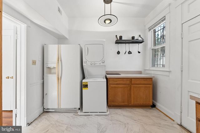 916 EAST CAPITOL ST NE, Washington, DC 20003