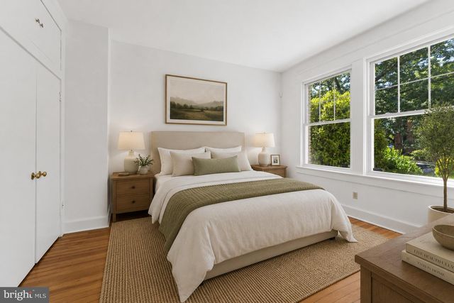 916 EAST CAPITOL ST NE, Washington, DC 20003