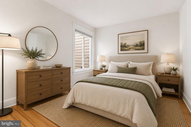 916 EAST CAPITOL ST NE, Washington, DC 20003