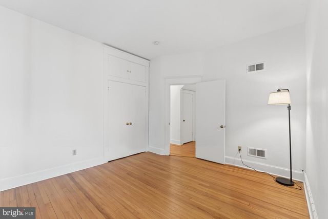 916 EAST CAPITOL ST NE, Washington, DC 20003