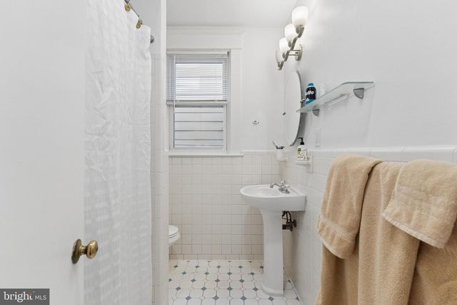 916 EAST CAPITOL ST NE, Washington, DC 20003