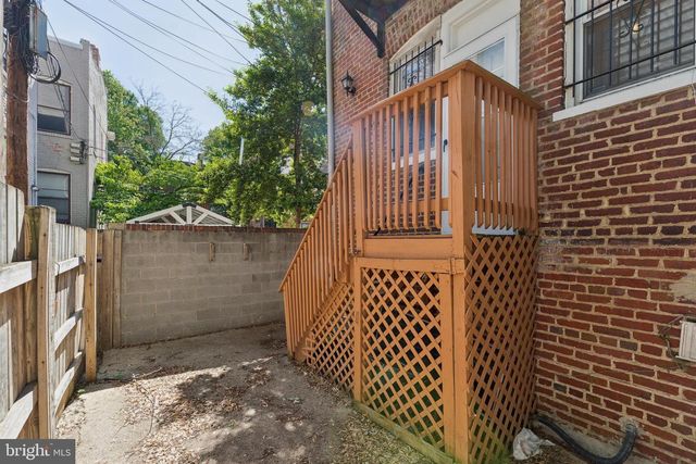 916 EAST CAPITOL ST NE, Washington, DC 20003