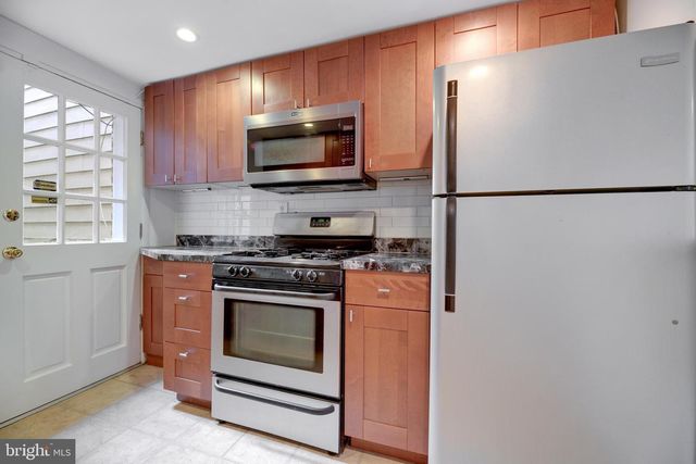 916 EAST CAPITOL ST NE, Washington, DC 20003
