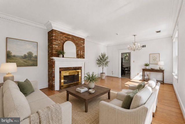 916 EAST CAPITOL ST NE, Washington, DC 20003